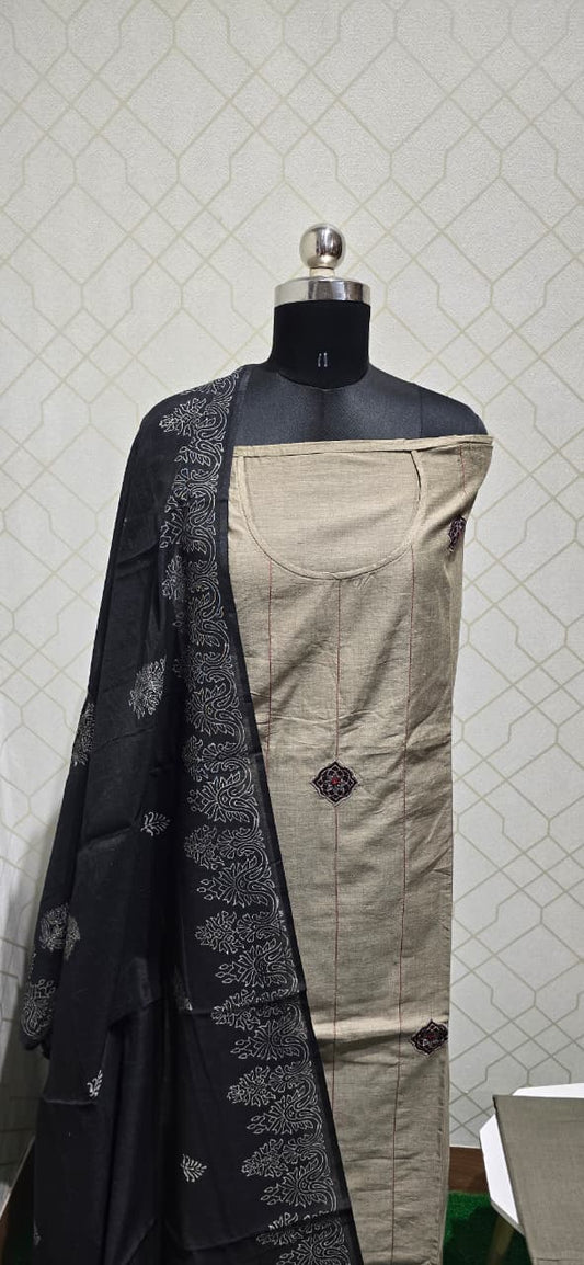 Applique worked silk suit